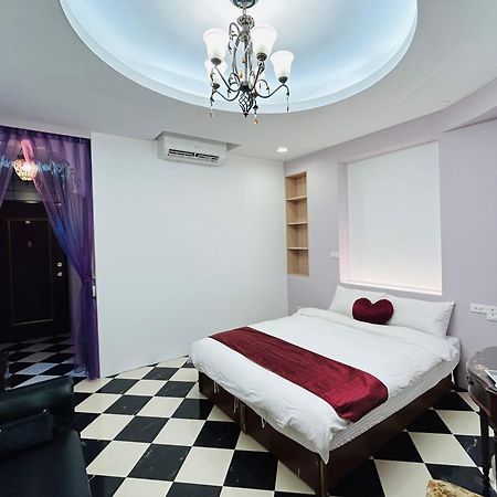 Miss You House Taichung Exteriör bild