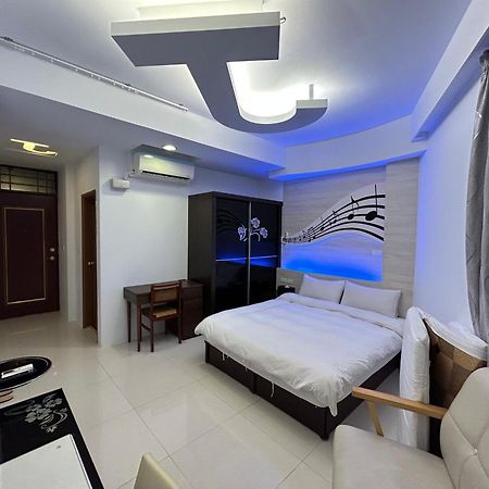 Miss You House Taichung Exteriör bild