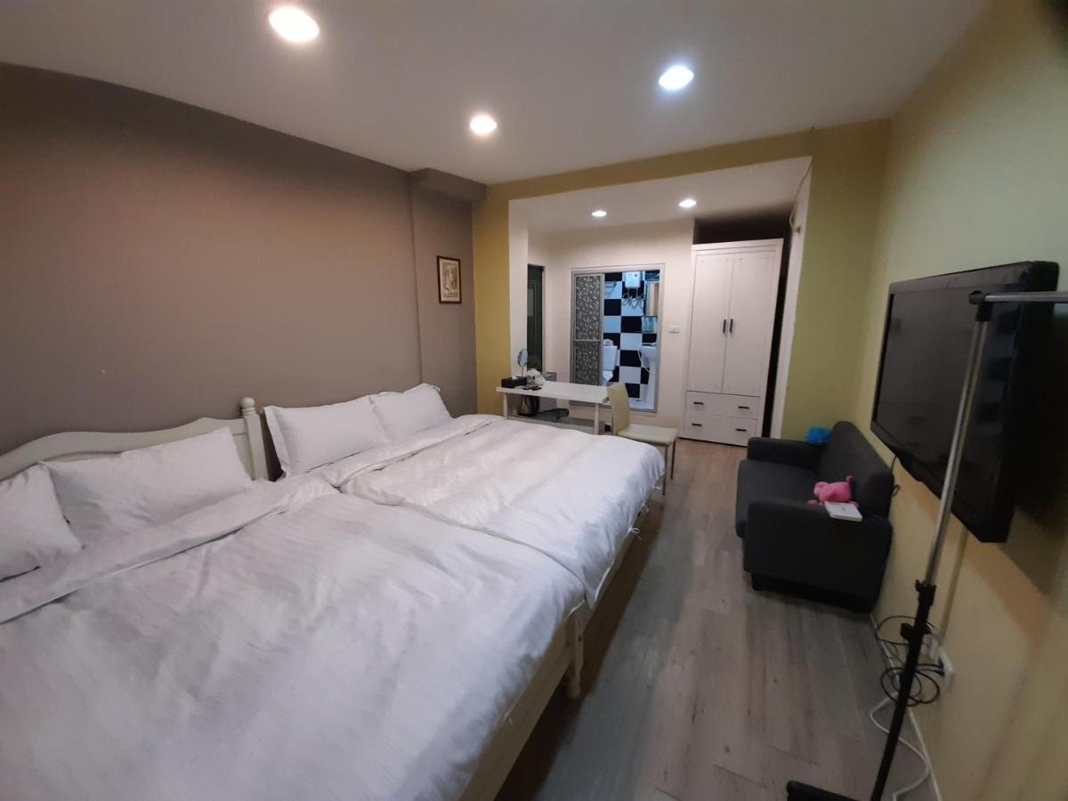 Miss You House Taichung Exteriör bild