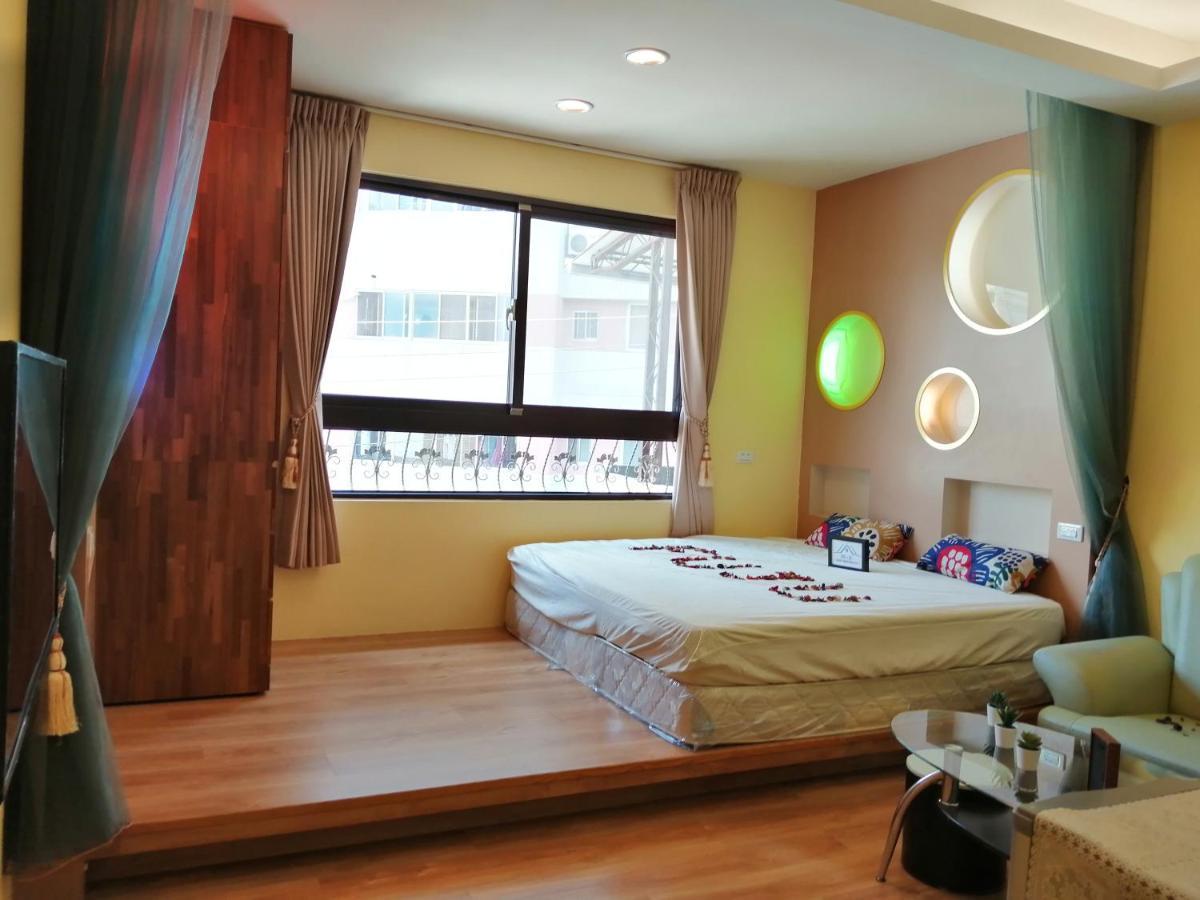 Miss You House Taichung Exteriör bild