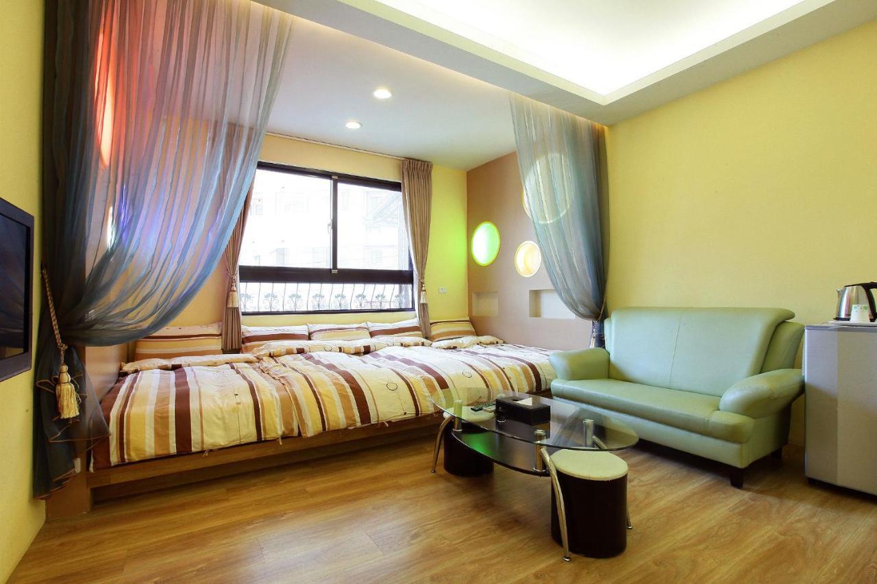 Miss You House Taichung Exteriör bild