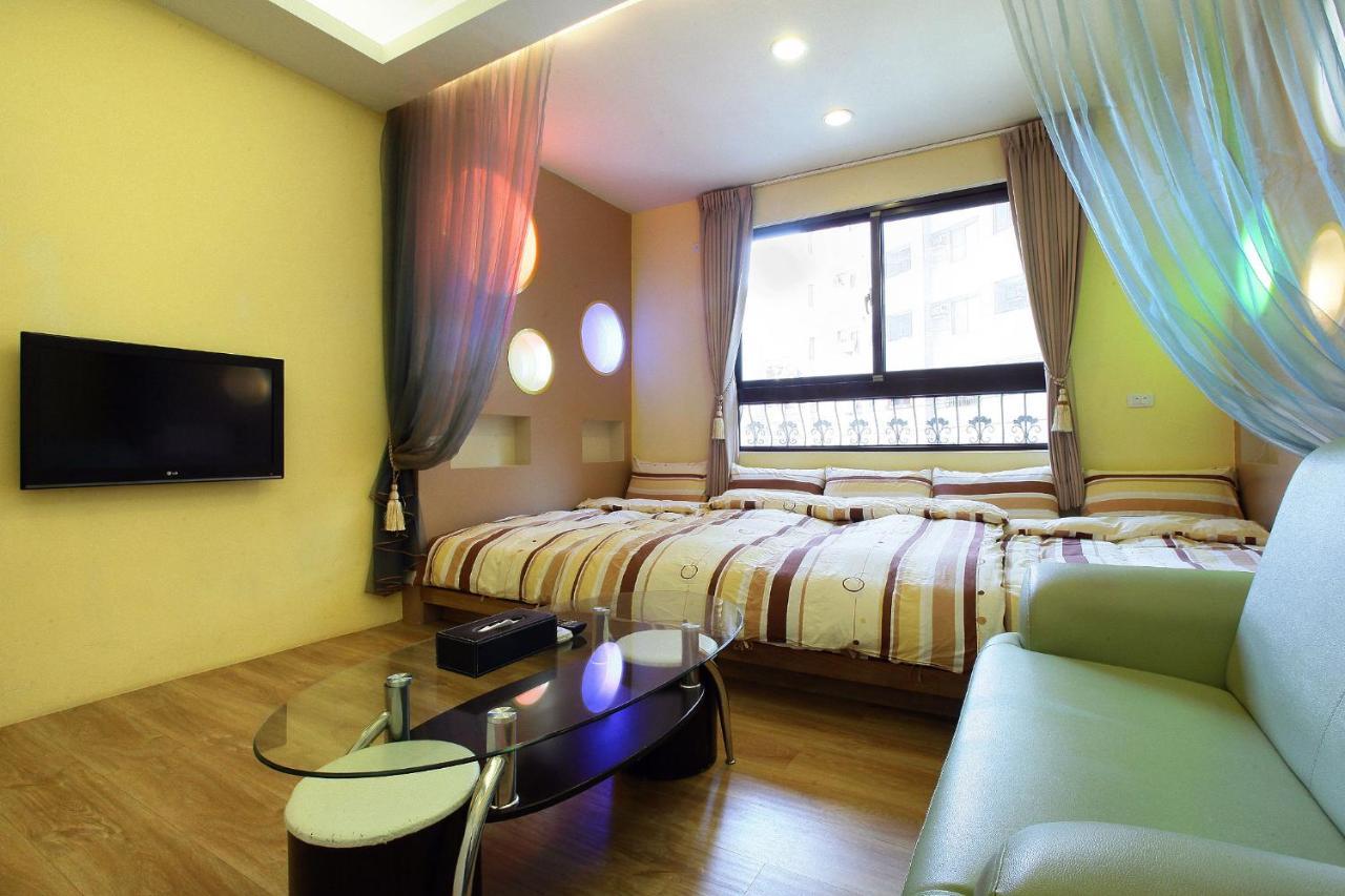 Miss You House Taichung Exteriör bild