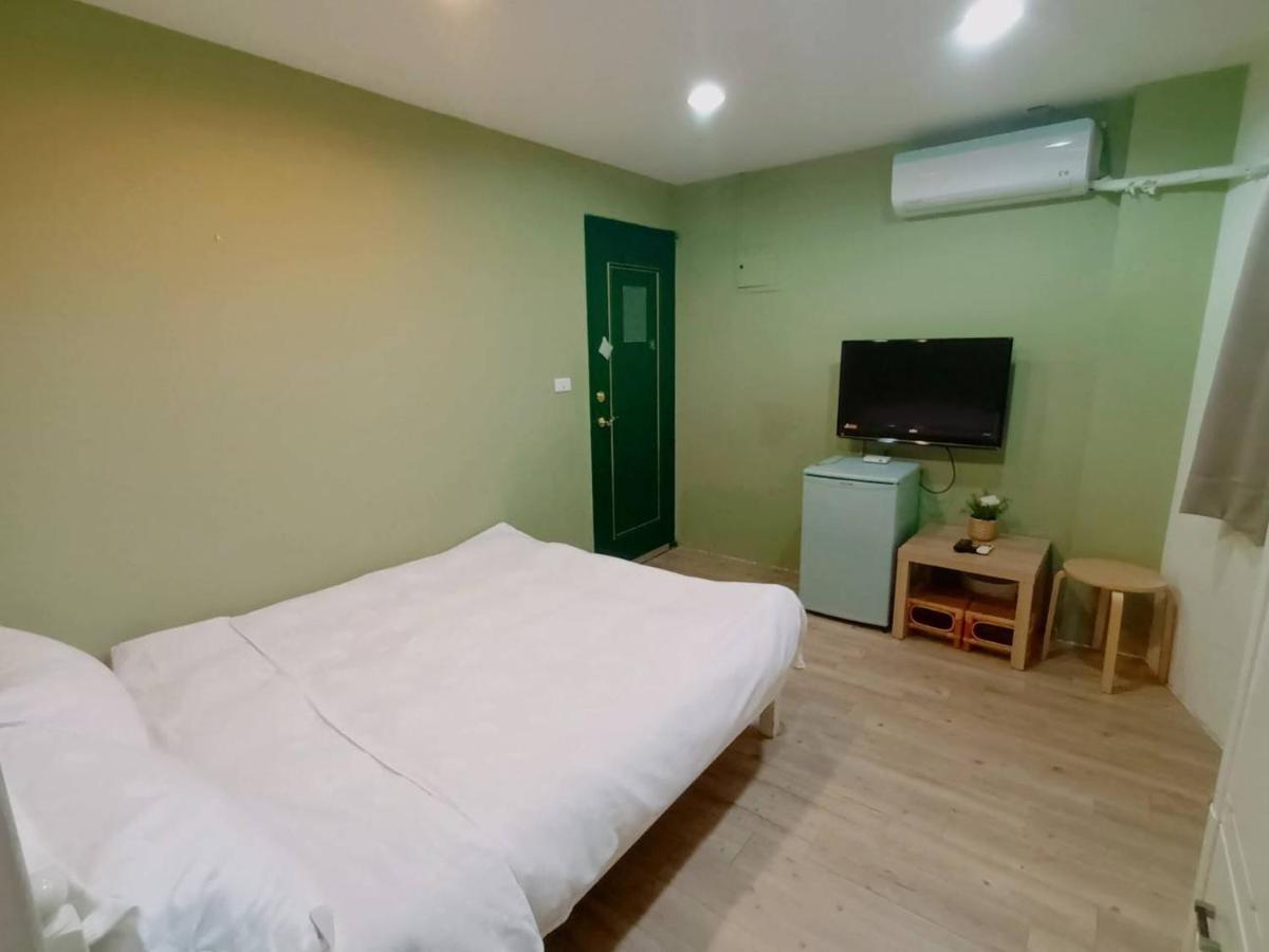 Miss You House Taichung Exteriör bild