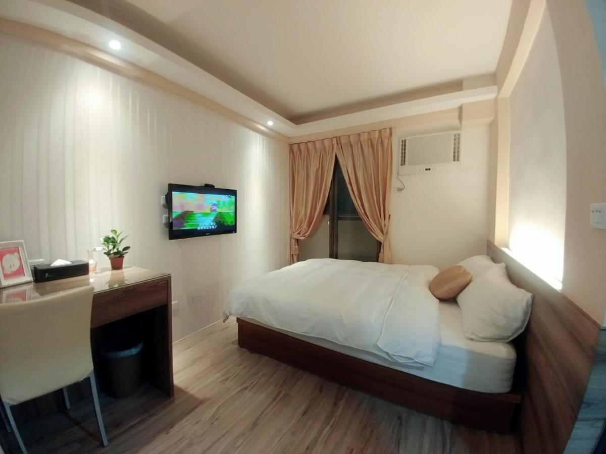 Miss You House Taichung Exteriör bild
