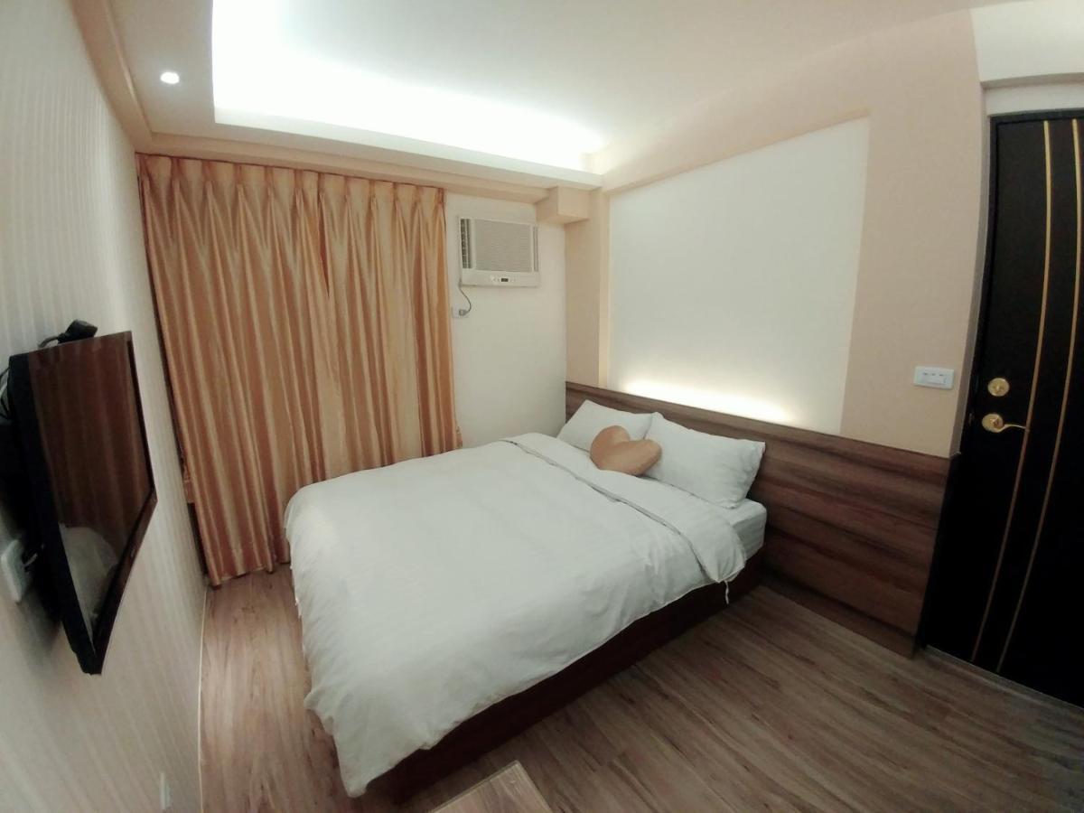 Miss You House Taichung Exteriör bild
