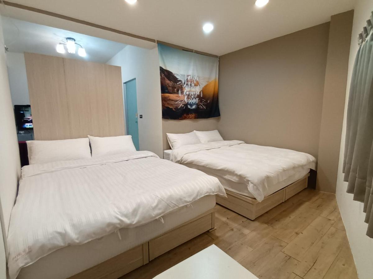 Miss You House Taichung Exteriör bild