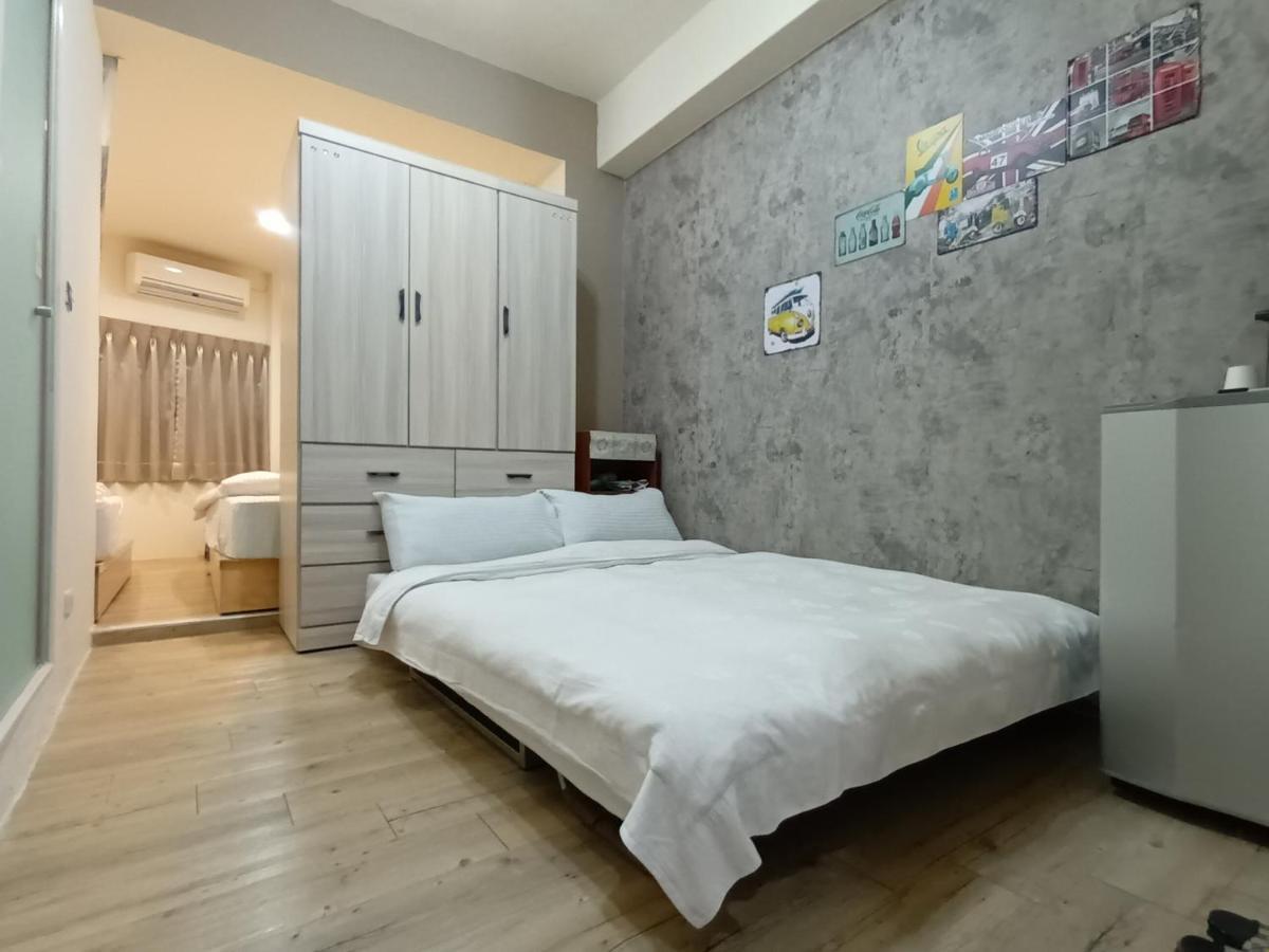 Miss You House Taichung Exteriör bild
