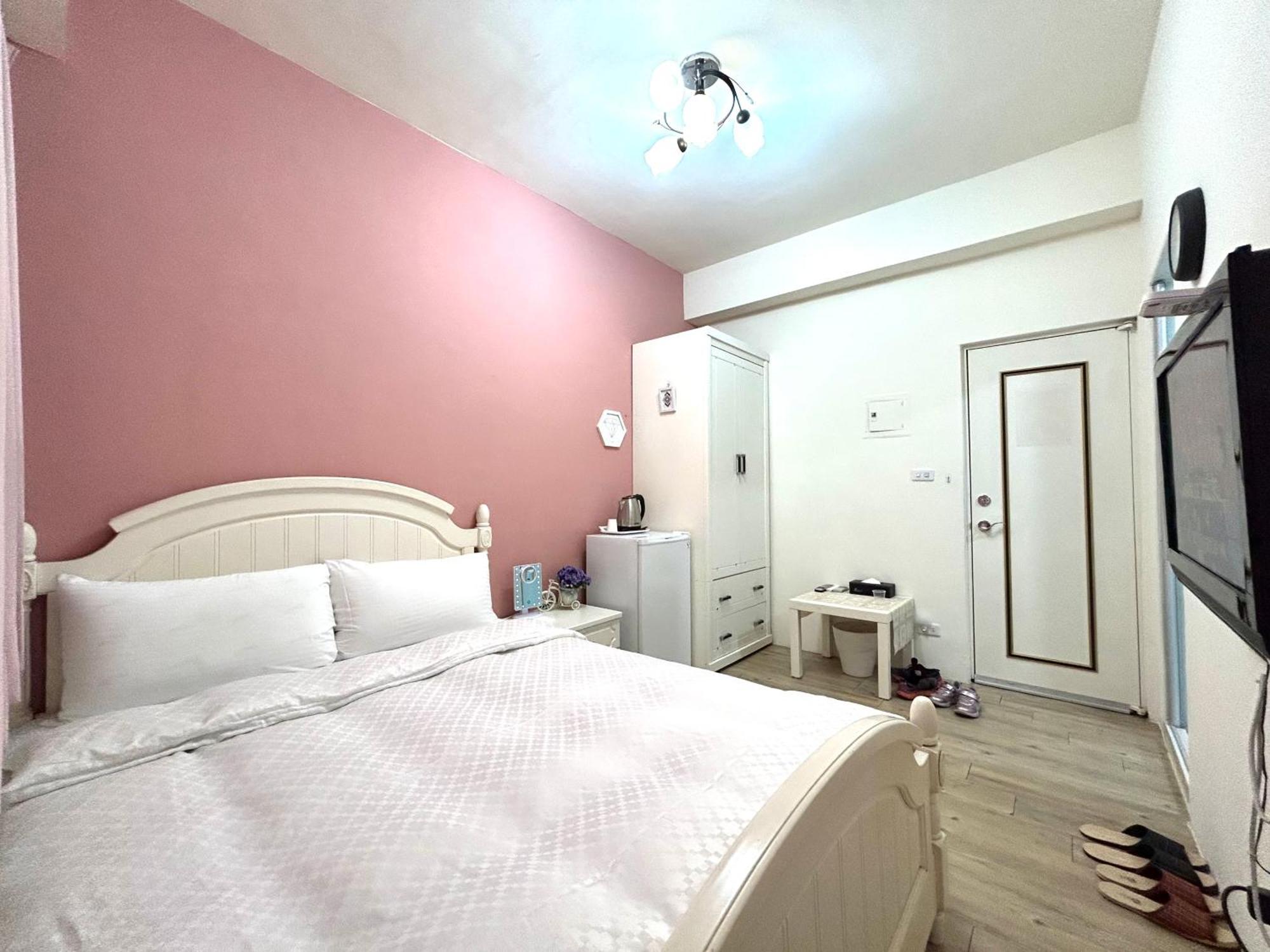 Miss You House Taichung Exteriör bild