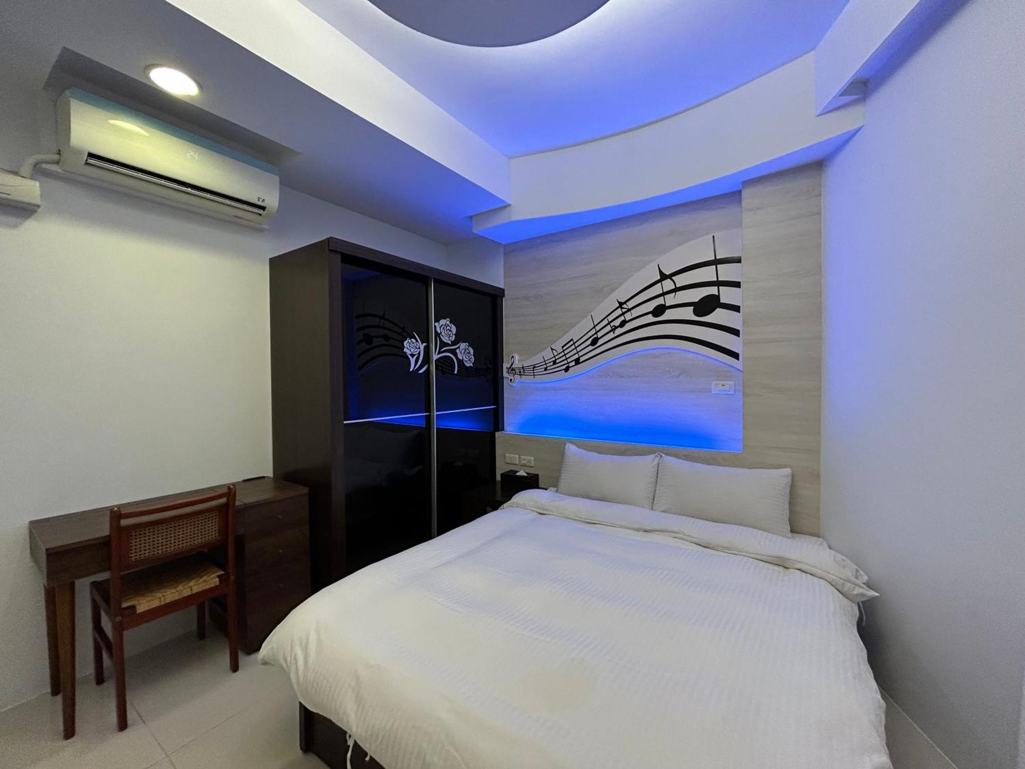 Miss You House Taichung Exteriör bild