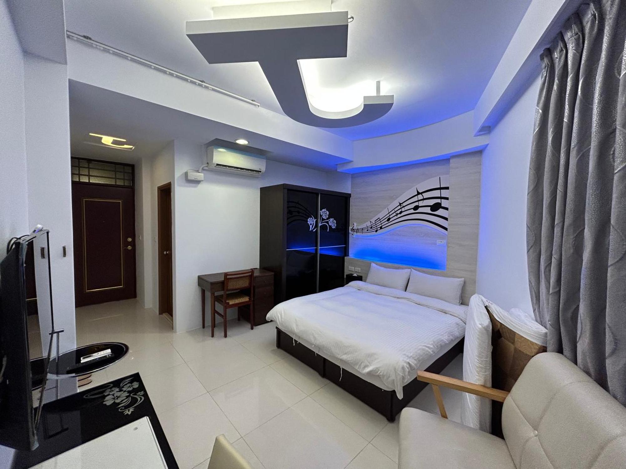Miss You House Taichung Exteriör bild